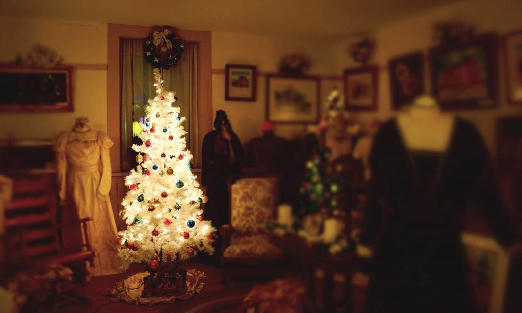 Nighttime Christmas tree, Lecompton
